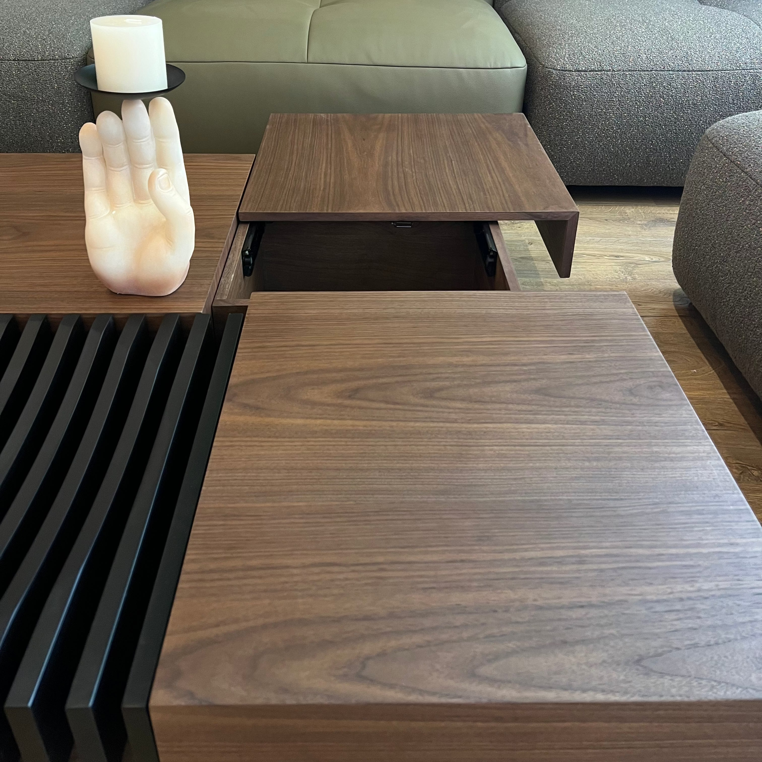 Table en bois 70's multiples rangements