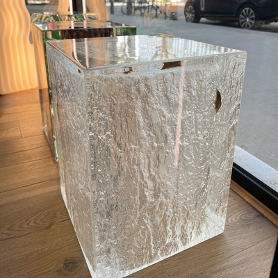 Tabouret en acrylique